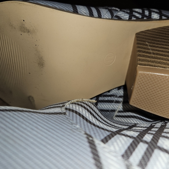 Cape Robbin Grey Plaid Cowgirl Boots, Like New - Picture 7 of 8